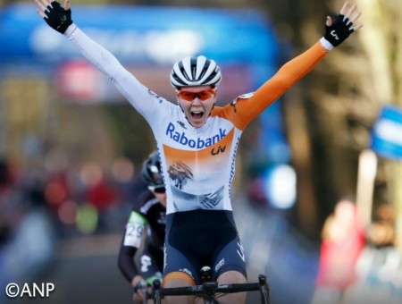 Thalita de Jong – equipo Rabo Liv Giant Women Cycling Team – ganó el campeonato feminino holandés de ciclocross 2016