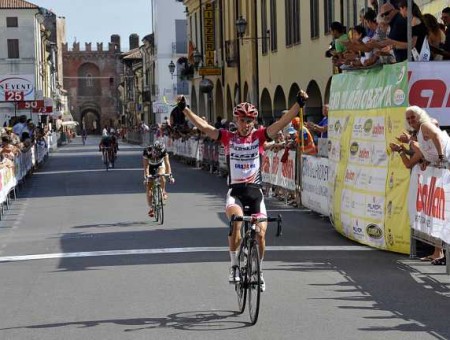Rocchetti, Utensilnord-GSG team, wins at Medio Brenta international race