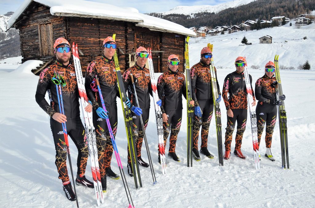 Ropa de esquí de GSG también por el equipo Sottozero Gold Team | Giessegi