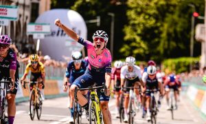 L’urlo di Chiara Consonni conquista Padova: prima vittoria al Giro Donne per la Valcar – Travel & Service